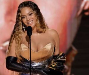 beyonce as she received the award