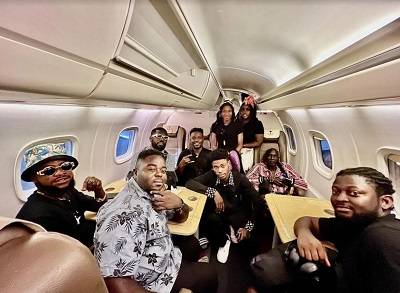 bisa kdei takes ghanaian music to new heights with private jet performances
