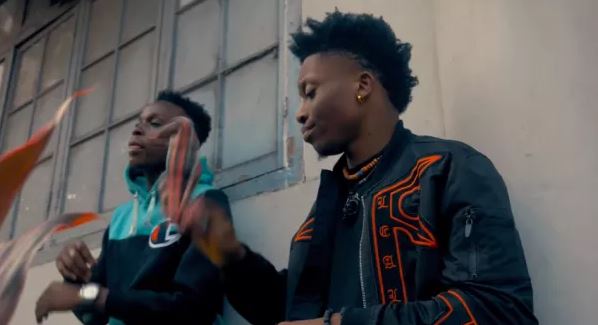 Official Video-Fireboy DML x Oxlade – Sing