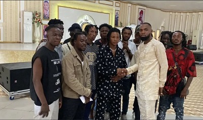 rev. obofour gifts gh¢15,000 to ghetto preacher evangelist suro nyame