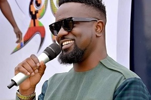 obaapa gladys expresses interest in collaborating with sarkodie on 'nipa ye cobra' remix