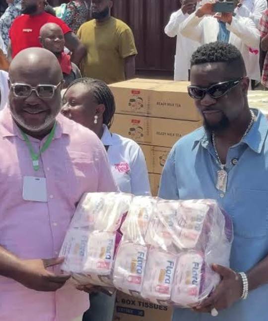 Sarkodie Donates to Manhyia Hospital Mother and Baby Unit as Rapperholic 2026 Hits Baba Yara Tonight Sarkodie Donates to Manhyia Hospital Mother and Baby Unit as Rapperholic 2026 Hits Baba Yara Tonight